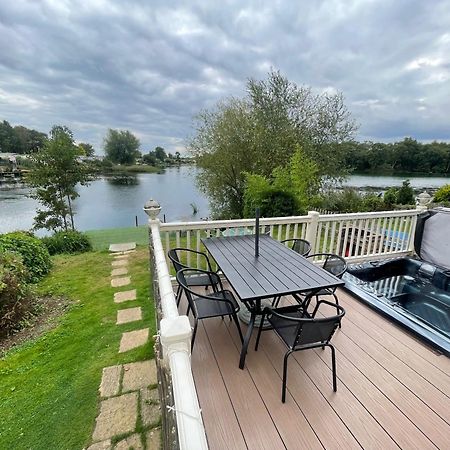 Lakeside Retreat 3 With Hot Tub, Private Fishing Peg Situated At Tattershall Lakes Country Park Exterior foto